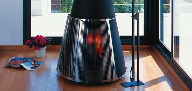 moderné krby šetria priestor kvety stena strieborné prvky