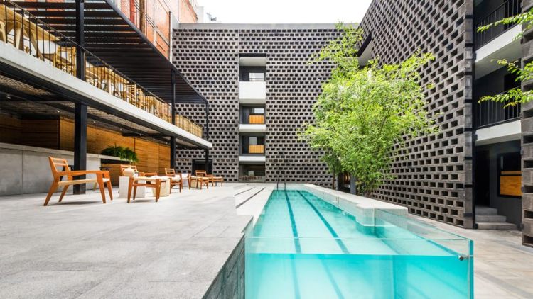 Moderný sklenený bazén Trend Hotel Calota Mexico City