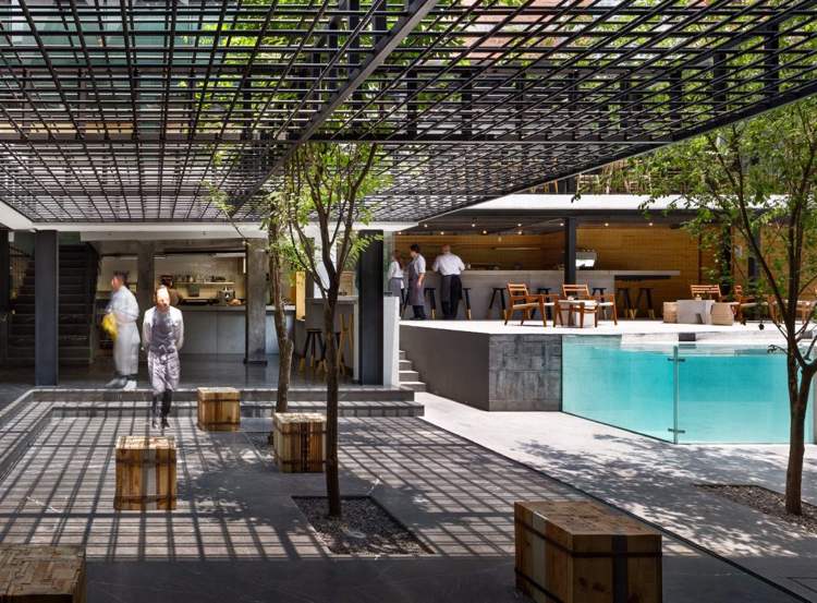 Glaspool Hotel Carlota Kontrastná betónová terasa Restauraunt