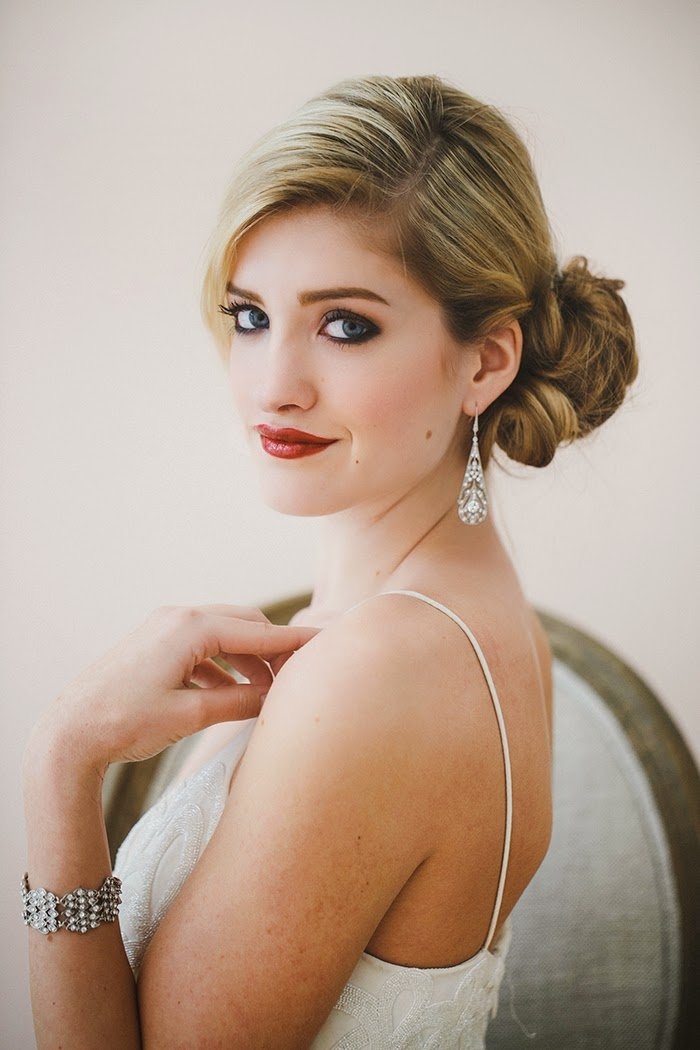 nevesta-makeup-pery-nápady-tmavo-oranžová-meď-červeno-modré-oči