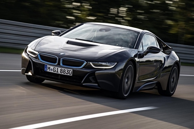 Rýchlosť diaľnice vpredu na BMW i8 2014 i8 2014 rýchlosť prednej diaľnice