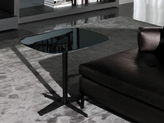 sivý koberec zariadený obývačka