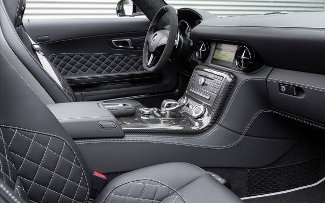 Interiér Mercedes Benz SLS AMG GT Final Edition 20142 Interiér Mercedes Benz SLS AMG GT Final Edition2