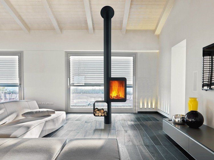 centrálna pec na drevo Grappis od spoločnosti Focus kachle na drevo-moderné-palivové drevo-sklad-polica-grappus-Focus