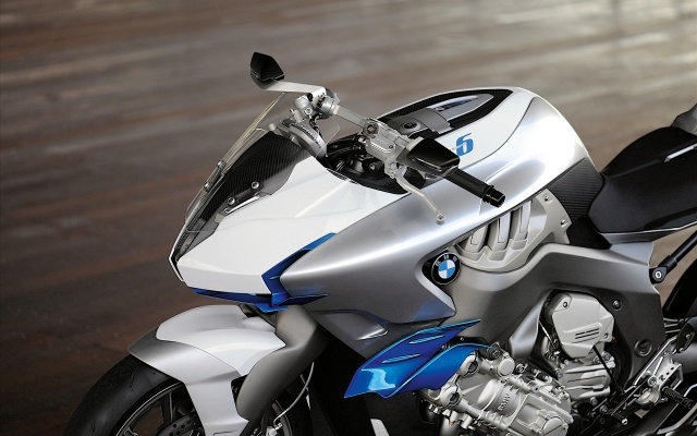 BMW koncept motocykla 6 valcov sivé zadné svetlo motora koncept motocykla bmw 6 -valcový sivý motor