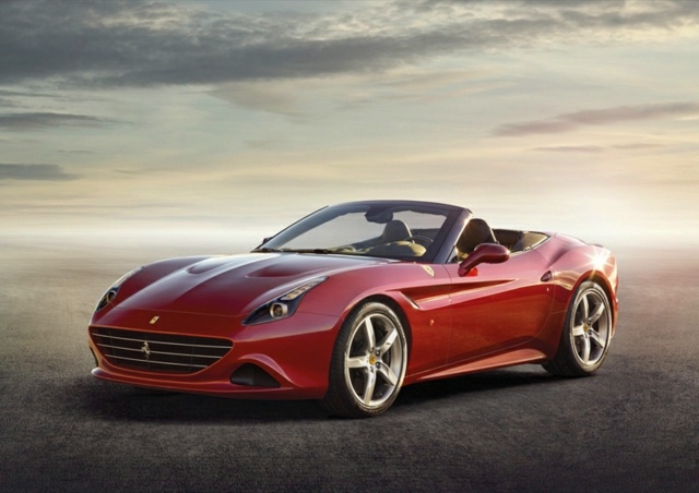 Ferrari California T novinka 2014, vpredu vpravo