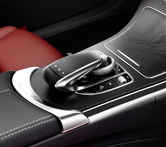 Interiérová koža Mercedes Benz C triedy 2015 Interiérová koža Mercedes Mercedes triedy C 2015