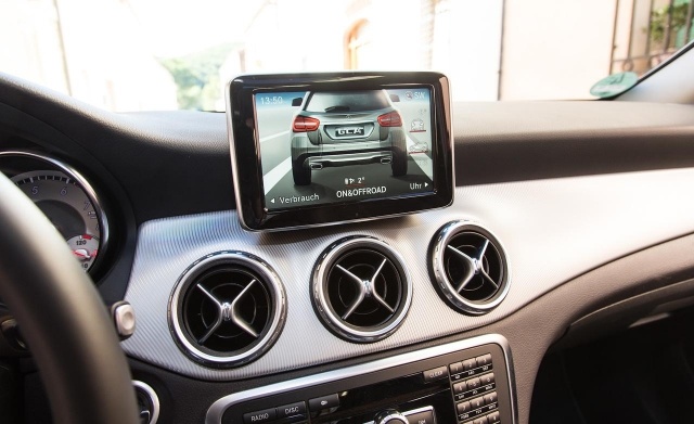 Fotografia palubnej dosky mercedes benz 2015