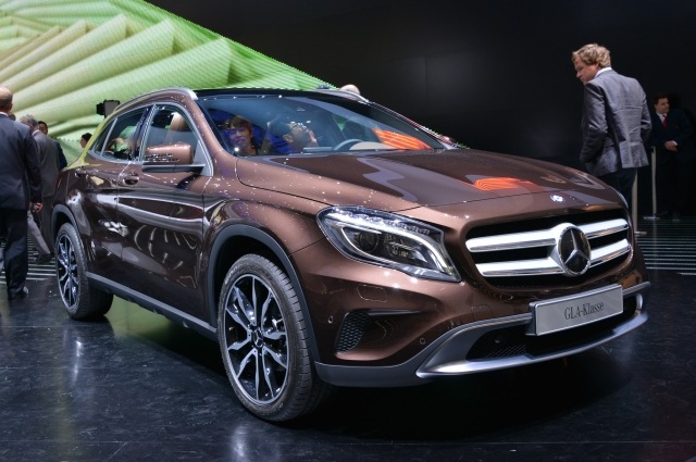 predná strana-mercedes-benz-gla-hnedá