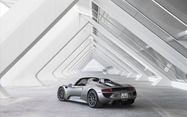 Porsche 918 Spyder 2015 vzadu 918 Spyder 2015 zadný 1