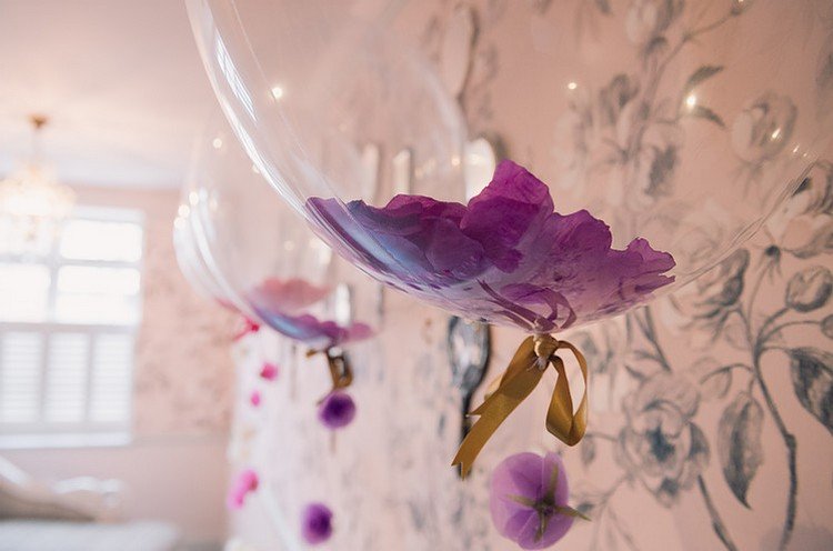 plnené balóniky lupene kvetov umelo zdobenie večierkov