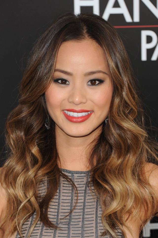 Jamie Chung ombre vlasy 2014 stredová rozchod Jamie-Chung-ombre-hair-2014-in-mid lúčenie