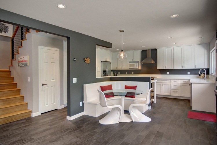 stolička panton rohová lavica okrúhly stôl biely