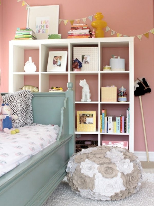 ružové dievčatá nápady škôlky na čítanie Nápady do detskej izby kútik na čítanie vintage posteľ drevo