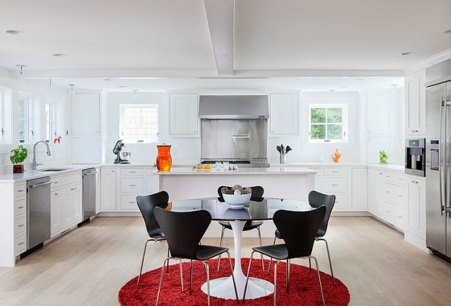 farby interiéru kuchyňa-červený koberec kuchynské linky-jw konštrukcia