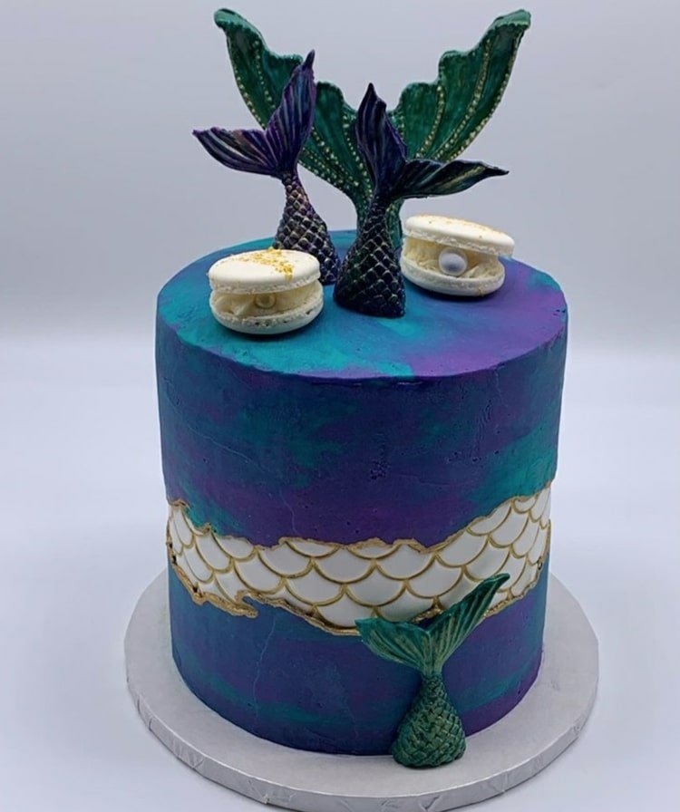 Porucha tortu s morskými pannami a váhami ako vzor