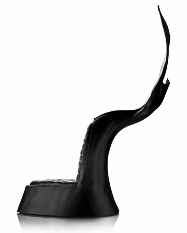 čierna kožená stolička od Maximo Riera wal flosse stolička-čierna-koža-by-Maximo-Riera-veľryba-plutva