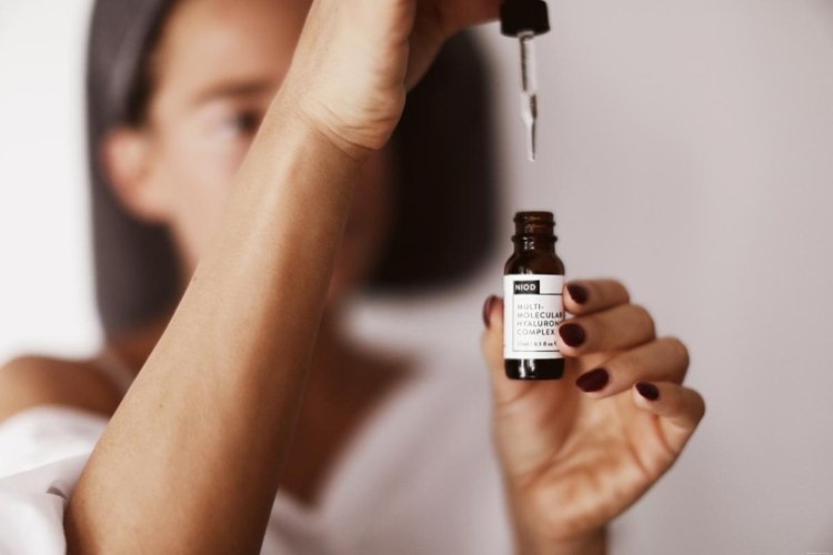 dermaroller domáce použitie starostlivosti o pleť pleťové sérum olej