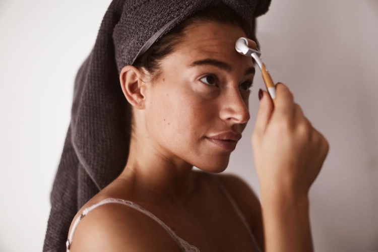 dermaroller aplikácia proti vráskam tmavé kruhy beuaty tipy pokožky