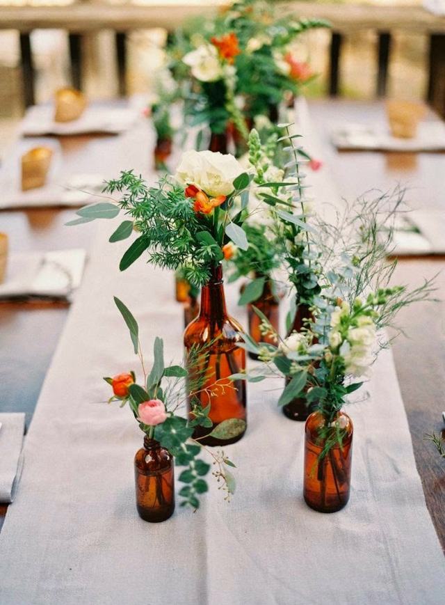 Stolné dekorácie vo vintage štýle vyrobené zo starých fliaš ako vázy dekorácia stola dizajn moderné fľaše vázy