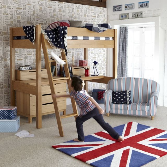 Wall-wallpaper-with-pattern-carpet-English-flag-loft bed-wood look