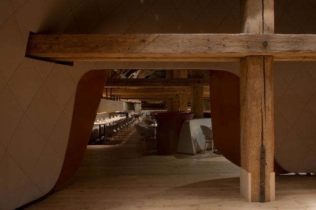 dizajn hotelové stĺpy stĺpy trámy drevená konštrukcia