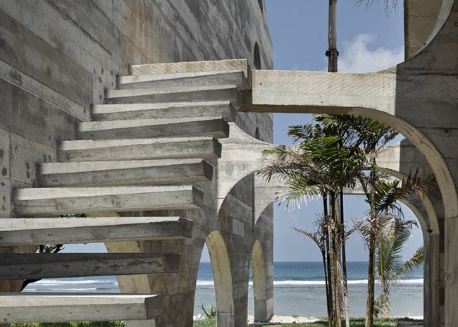 návrh betónového domu Kristin Green-Architecture schodisko projekt vonkajšieho schodiska hotelový komplex