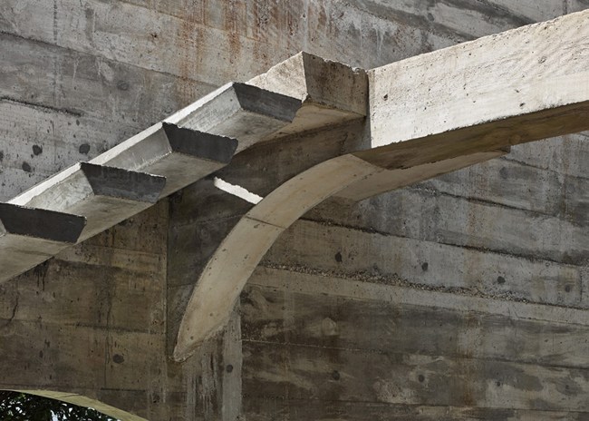 Nástenný betónový hotel vo výstavbe La Plage-du Pacifique-Hotel Kristin Zelená architektúra