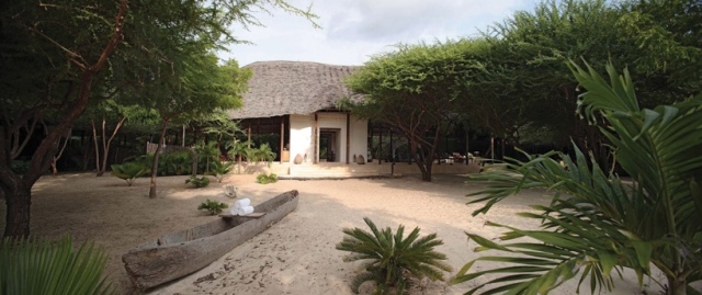 Udržateľná architektúra v hoteli Acacia Forest-Urko Sanchez design-hotel-udržateľné-lami-kenya-urko-sanchez-červená-paprika-dom