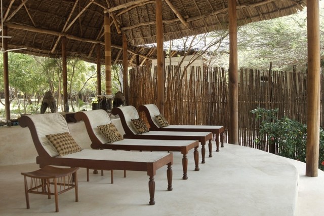 Red Pepper House - útulné terasy s dizajnovými ležadlami Terasa-slnečná ochrana-strešná krytina-trvalo udržateľná výstavba