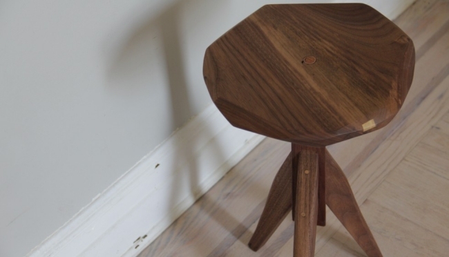 Dláto stoličky Chiseler asymetrické detaily-moderné tmavohnedé zrno