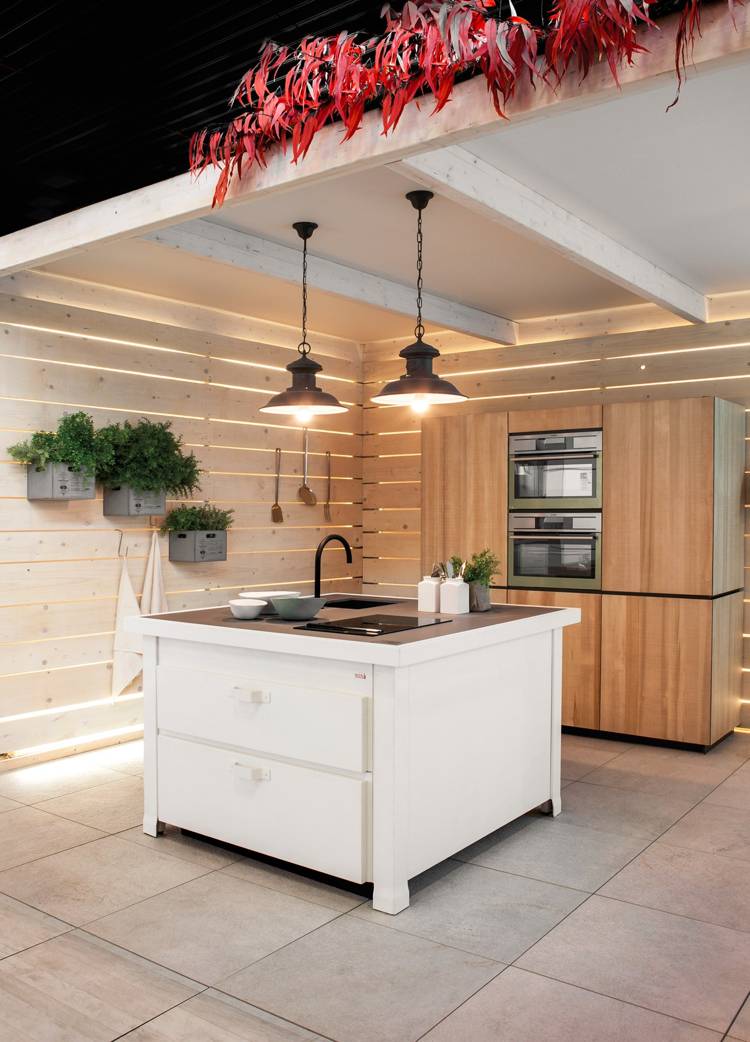 design-mini-kuchyňa-biely-ostrov-kompaktný