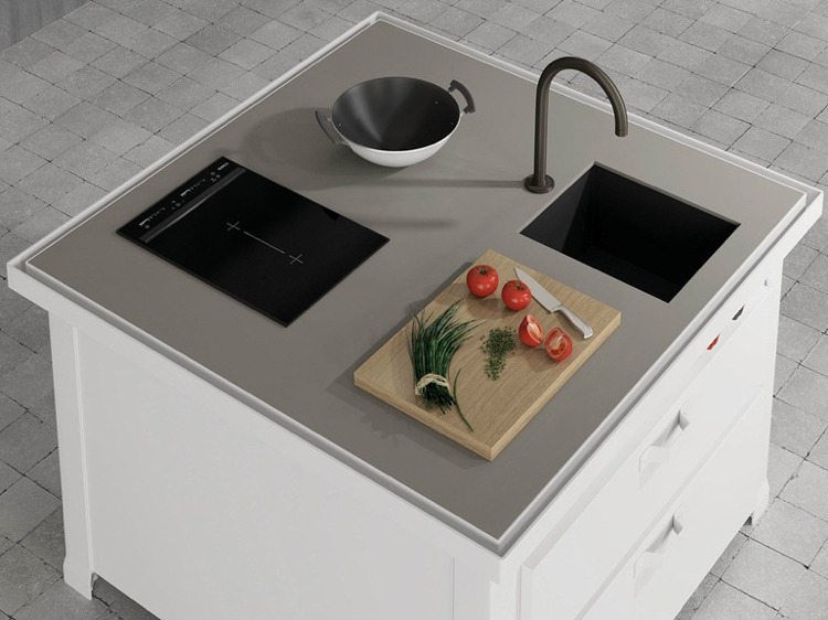 dizajn-mini-kuchyňa-hranatý-sivý-pracovná doska-drez