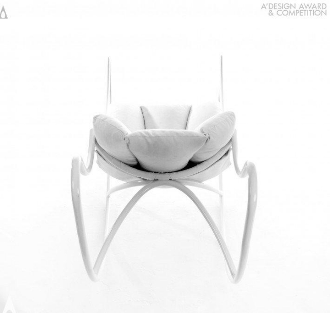 Hojdacie kreslo Ali Di Luna od Stefanie Vola Hojdacie kreslo Ali Di Luna od Stefanie Vola A Cena za dizajn