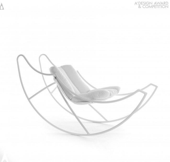 Dizajn hojdacieho kresla-moderný biely čalúnený kovový rám Ocenená konštrukcia hojdacieho kresla-moderný biely čalúnený kovový rám