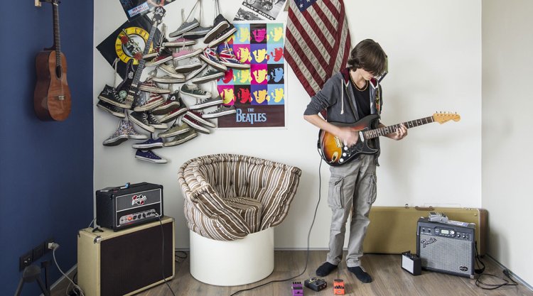 Huggy kreslo v miestnosti pre mládež - praktické a hravé moderné-sedacie-kreslá-praktické-izba pre mládež-huggy