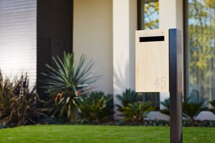 designer-mailbox-standing-black-steel-support