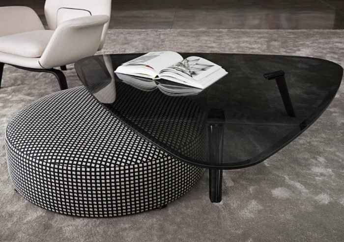 konferenčné stolíky s vysokým leskom v čiernej farbe s integrovanou stoličkou rodolfo dordoni sullivan