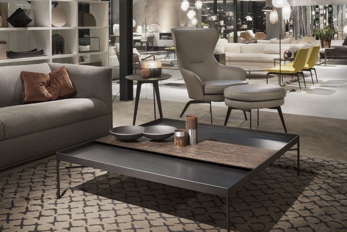 Dizajnové-konferenčné stolíky-kov-sivé-hranaté-MANSION-Design-Christophe-Pillet