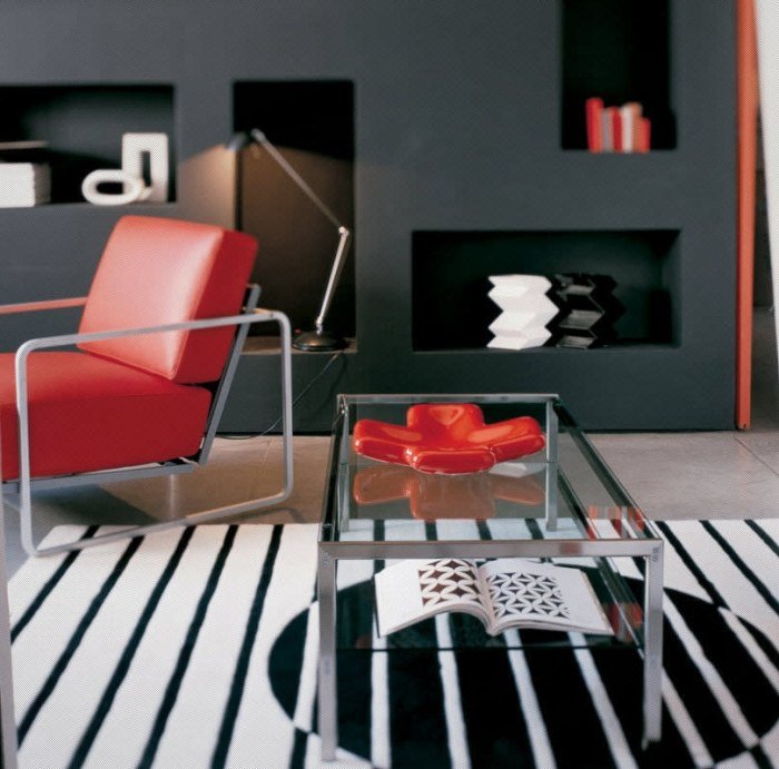 konferenčný stolík-sklo-obdĺžnikové-kovové-nohy-SANZENO-680-2-Emaf-Progetti