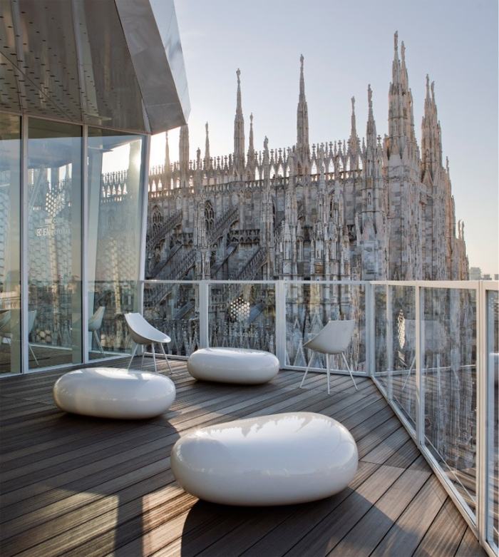 dizajnérske konferenčné stolíky-biela-balkón-terasa-nábytok-KOISHI-Naoto-Fukasawa