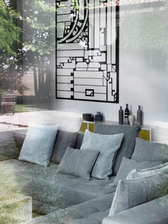 Flou Design - Dekoratívne vankúše majú skvelý akcent sedačka flou sivá stena obraz vankúš dekor nastavený