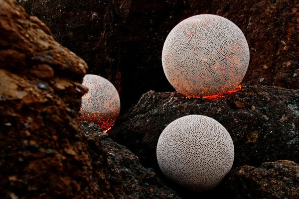 dizajnérska záhradná lopta svetlá špongia textúra mimo pekný vzhľad dizajnérska záhradná guľa svieti textúrou špongie vonku