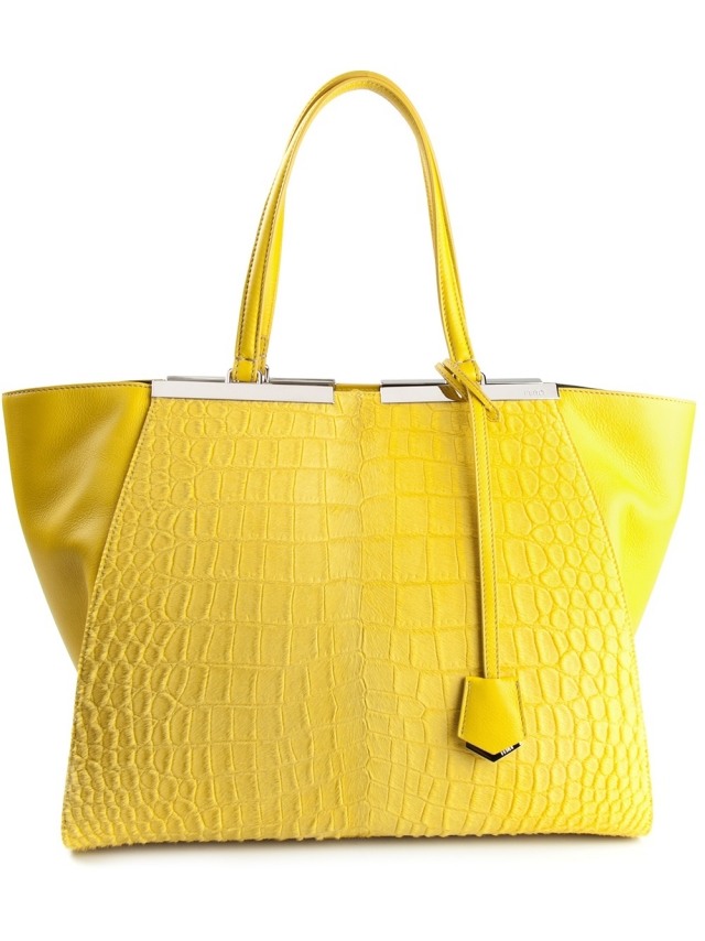 FENDI-držadlo-taška-xxl-žltá-krokodíl-look