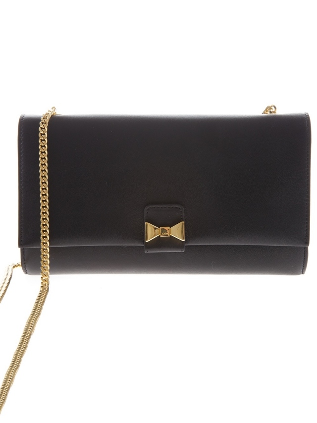 CHLOÉ-čierna-spojka-so-zlatou farbou reťaze