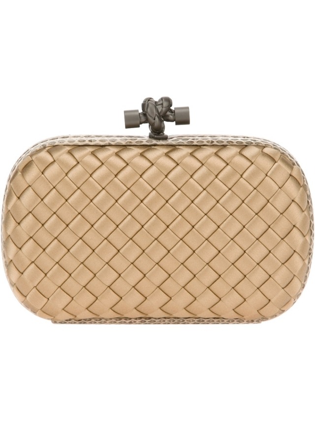 BOTTEGA-VENETA-vzor spojky-vrkoč-zlato-tvrdá škrupina