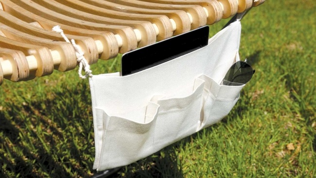 hojdacia sieť kovový rám lamely seora brezové drevo bočné vrecko Dizajnová hojdacia sieť s bočným vreckom z lamelového dreva seora