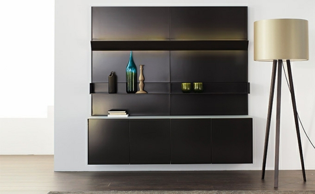 Skrine čierna stojanová lampa nerezový pult