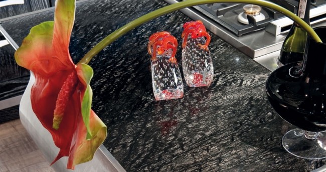 Dizajnové kuchynské akcenty-lesklý čierny lesklý kuchynský jedálenský stôl Dizajnové kuchynské akcenty-lesklá čierna lesklá kuchynská doska jedálenský stôl