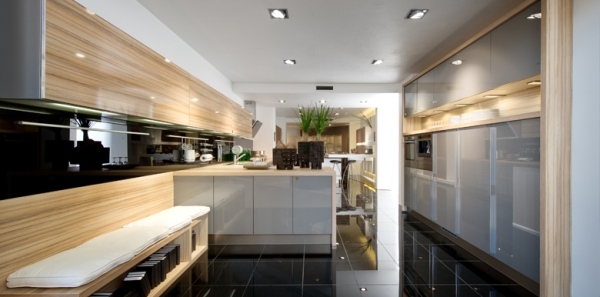 dlažba s motívom dreva moderný kuchynský dizajn od spoločnosti nolte